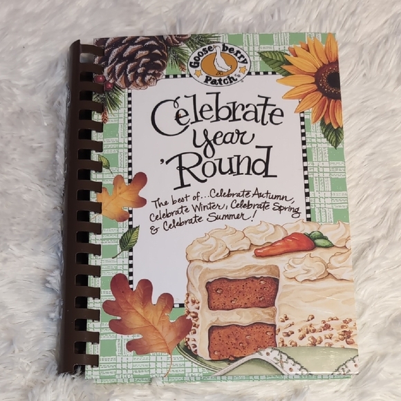 Gooseberry Patch Other - Gooseberry Patch Celebrate Year 'Round Cookbook